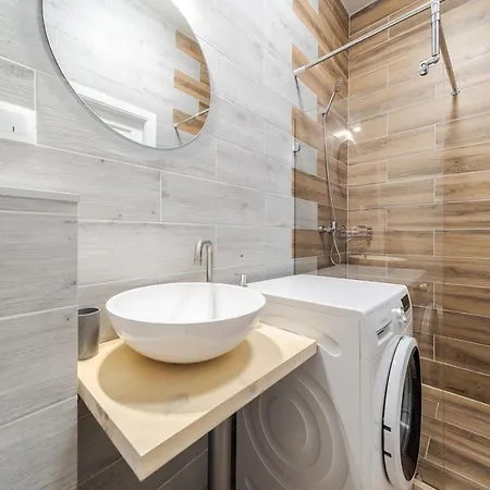 Inshiapartments On Popovycha Str 2 Lviv Exterior photo